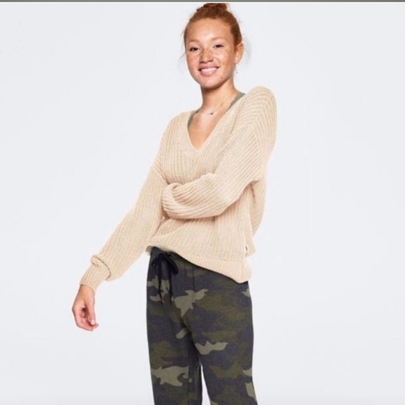 Victorias Secret Pink Heritage V Neck Sweater Cream Oversize Knit Pullov… - Picture 1 of 6